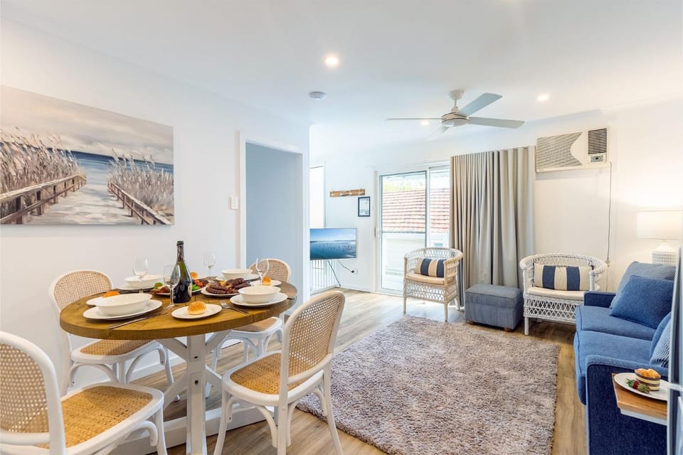 Hibiscus Court 2 fantastic air conditioned 3 bedroom unit Apartment in Shoal Bay