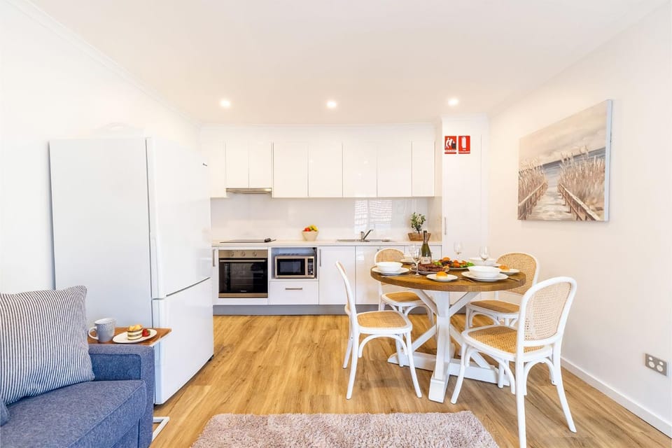 Hibiscus Court 2 fantastic air conditioned 3 bedroom unit Apartment in Shoal Bay