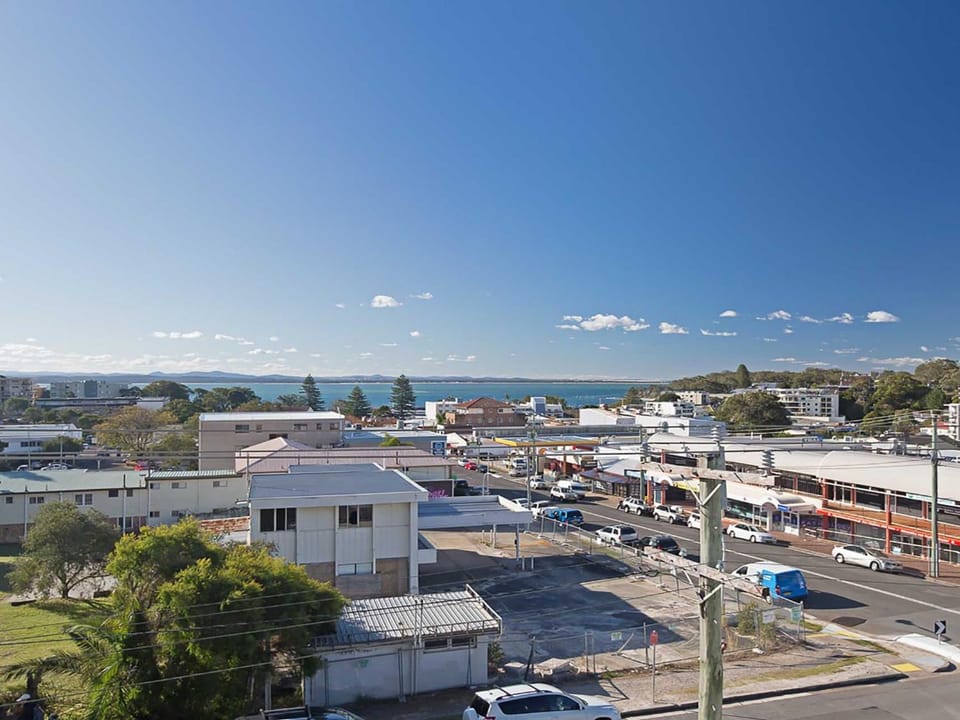 Bayview Apartments, 11,42 Stockton Street - Three bedroom unit In the heart of town with air con, lift and secure parking Apartment in Nelson Bay