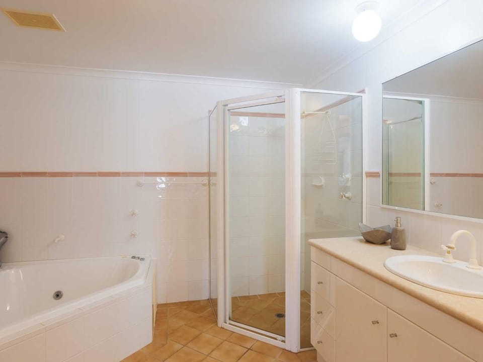 Peninsula Waters 1 Aircon pool and massive outdoor area Apartment in New South Wales