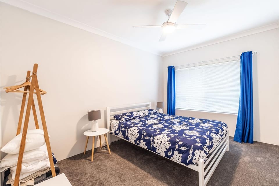 Adriana 4 open plan living with backyard Apartment in Shoal Bay