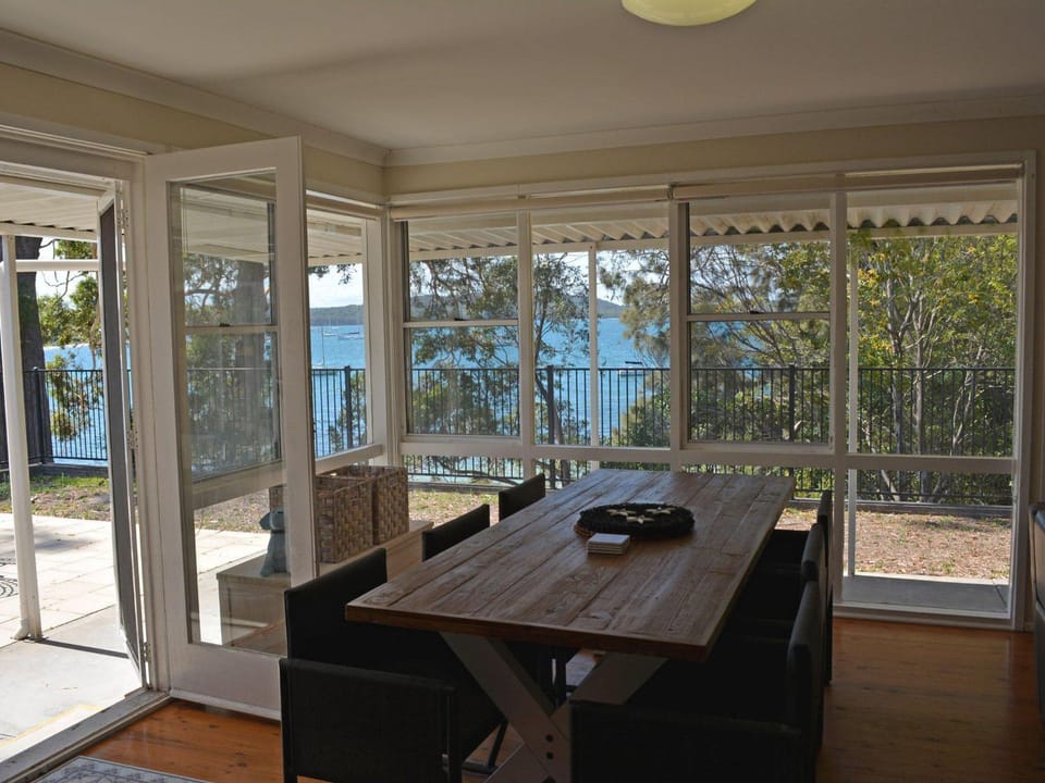 Wanda Magic beautiful water front house House in New South Wales