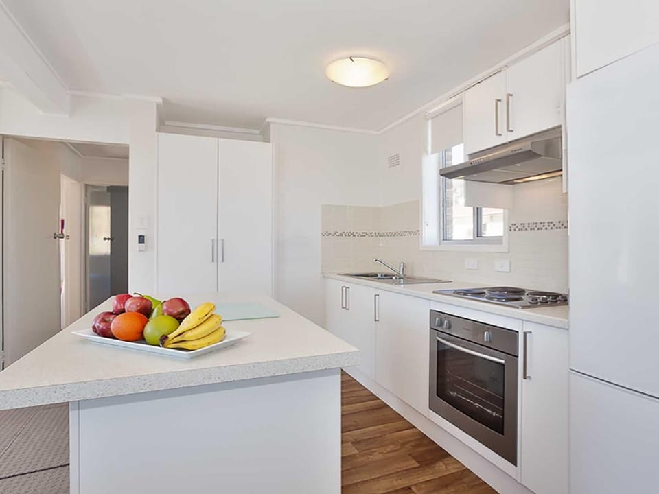 Shoreline, 4,7 Victoria Parade - Views over Fly Point and close to Nelson Bay Marina Apartment in Nelson Bay