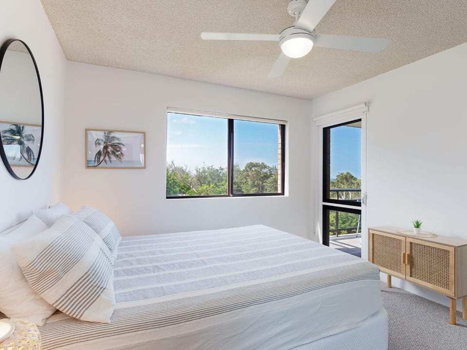 Intrepid 10 water views over Shoal Bay Beach Apartment in Shoal Bay
