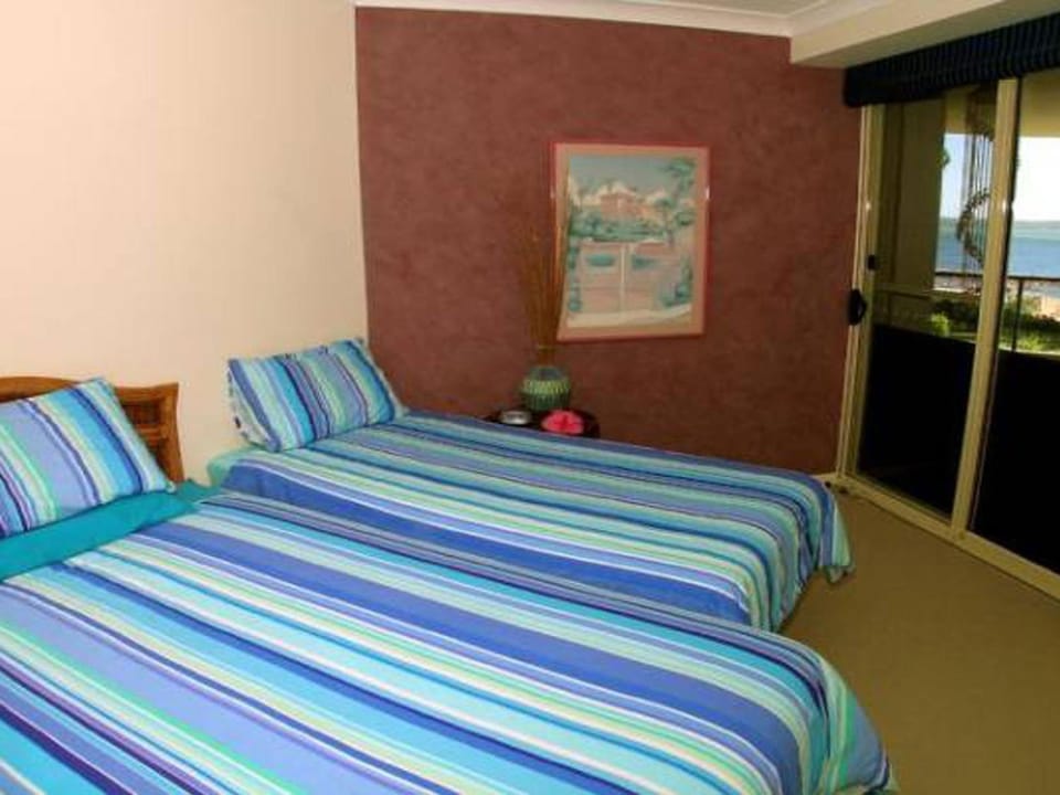 Magnus Pines, 2,52-56 Magnus Street - Apartment with stunning views, linen and bed making, Wi-Fi and Air con Apartment in Nelson Bay