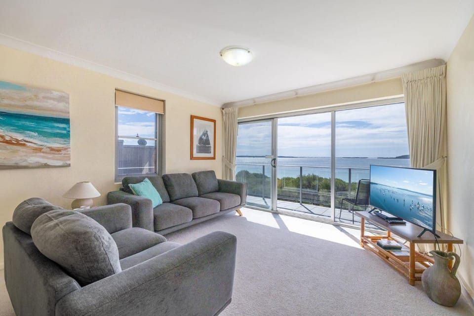 Luskin Lodge 11 stunning water views Apartment in Shoal Bay