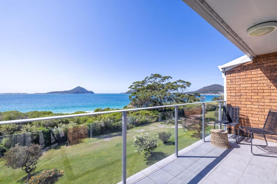 Luskin Lodge 11 stunning water views Apartment in Shoal Bay