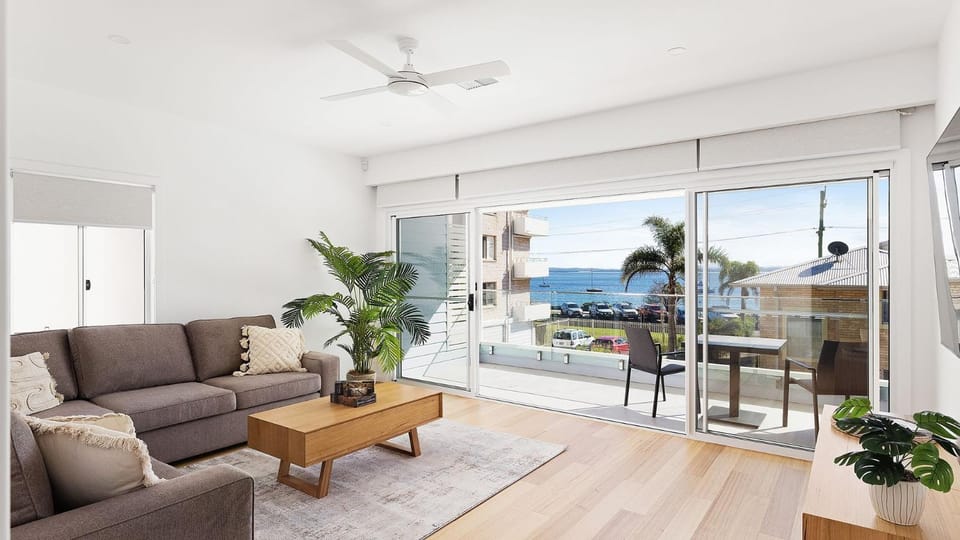 Hideaway 1, 3 Lillian St - stunning water views House in Shoal Bay
