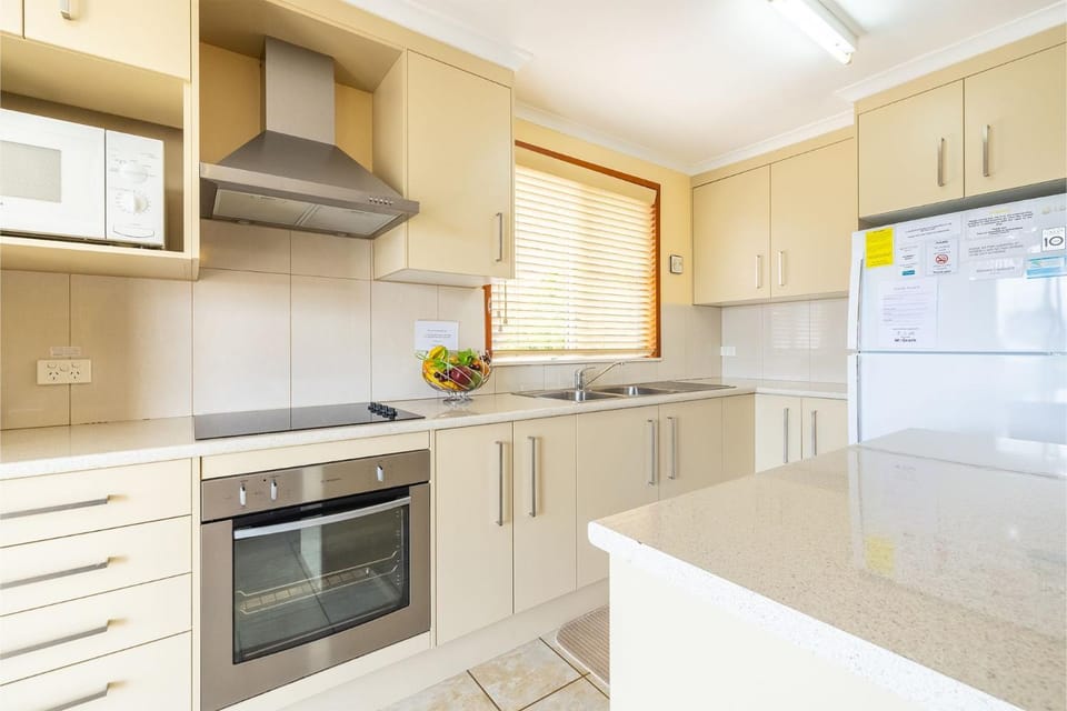 3 Tomaree Street - Spacious 4 bedroom house with air con situated in the heart of Nelson Bay House in Nelson Bay