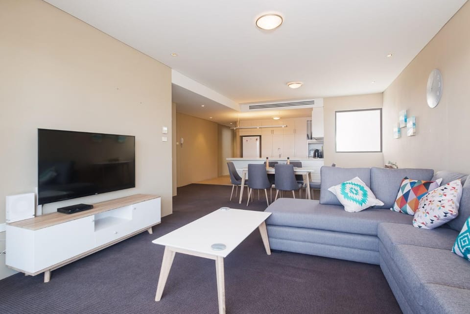 Cote D'Azure, 13 61 Donald Street - Lovely unit air con, Wi-Fi, secure parking, complex lift and pool Apartment in Nelson Bay