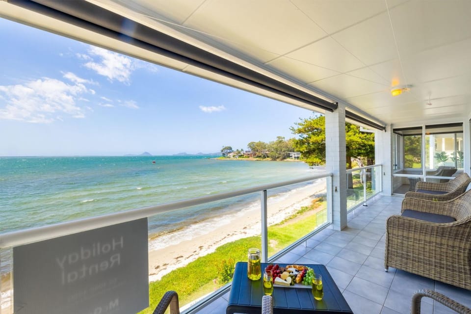 Sunrise Waters 2-63 Soldiers Point Road, stunning waterfront property House in New South Wales