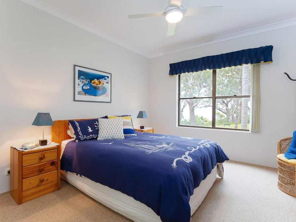 Sailfish, 4,46 Magnus Street- Unit with water views and close to town Apartment in Nelson Bay