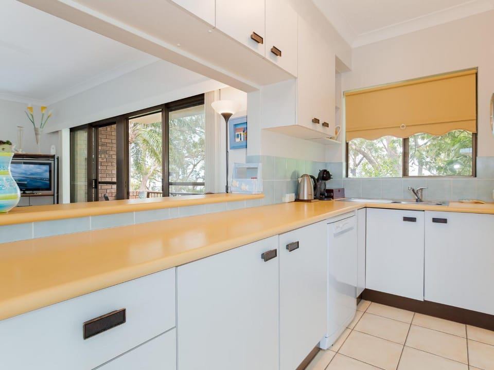 Sailfish, 4,46 Magnus Street- Unit with water views and close to town Apartment in Nelson Bay