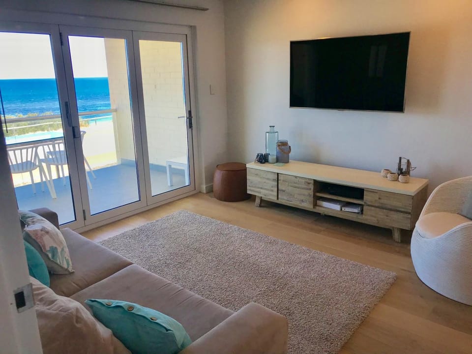 TV and multimedia, Balcony/Terrace, Living room, Sea view