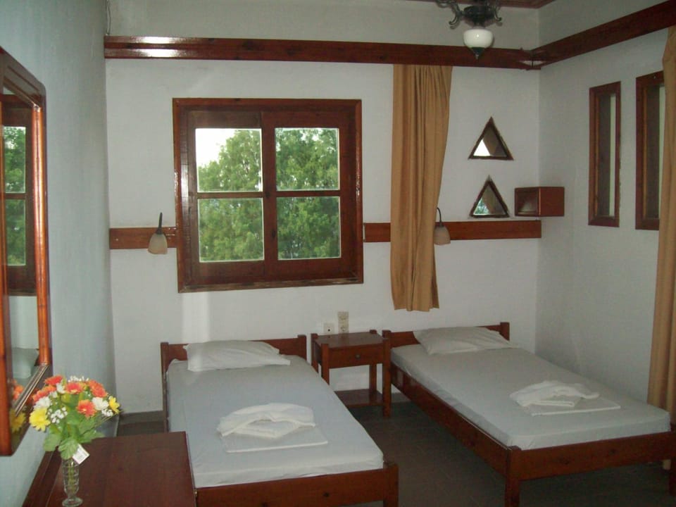 Day, Photo of the whole room
