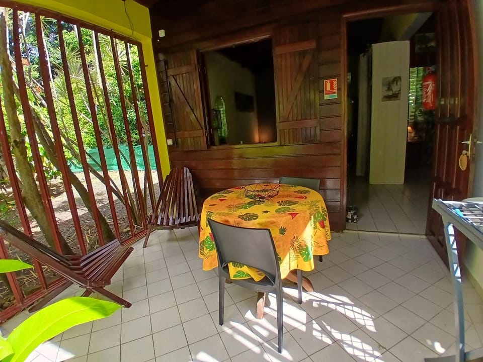 Patio, Day, View (from property/room), Living room, Seating area, Dining area, sunbed