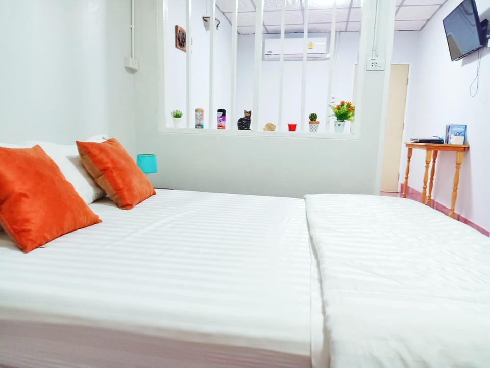 whole house for 6 guests 3 beds House in Thailand