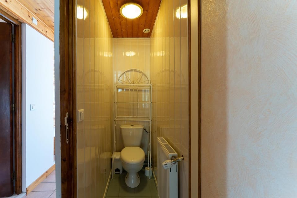 Bathroom, Living room