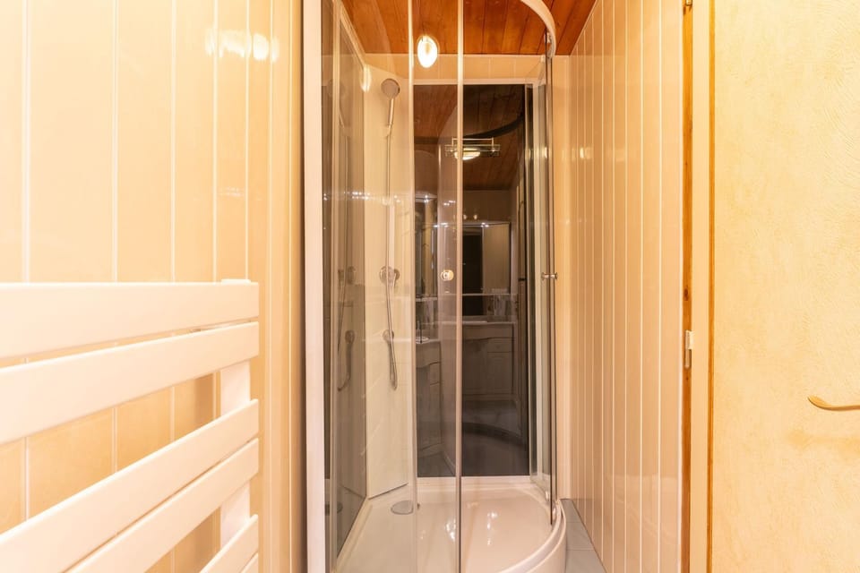 Bathroom, Living room