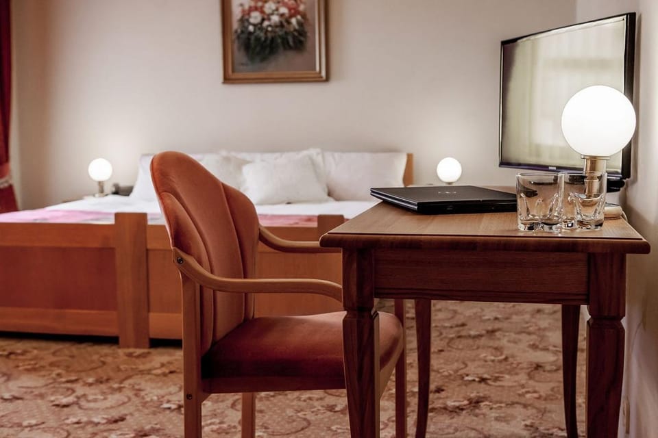 TV and multimedia, Photo of the whole room