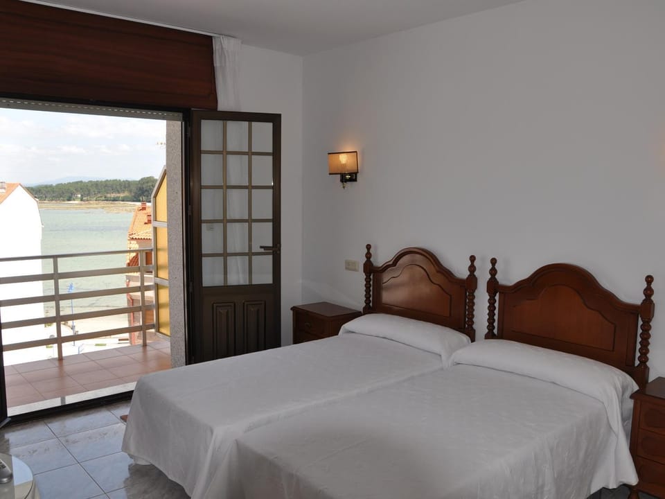Hostal Mourelos Hostel in O Salnés