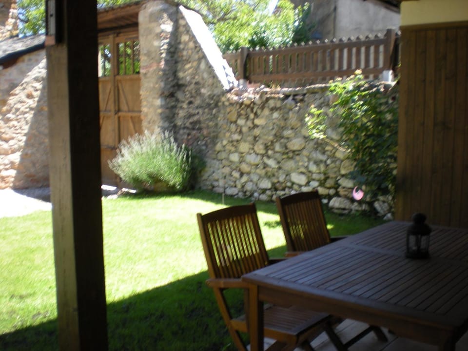 Patio, BBQ facilities, Garden, Balcony/Terrace