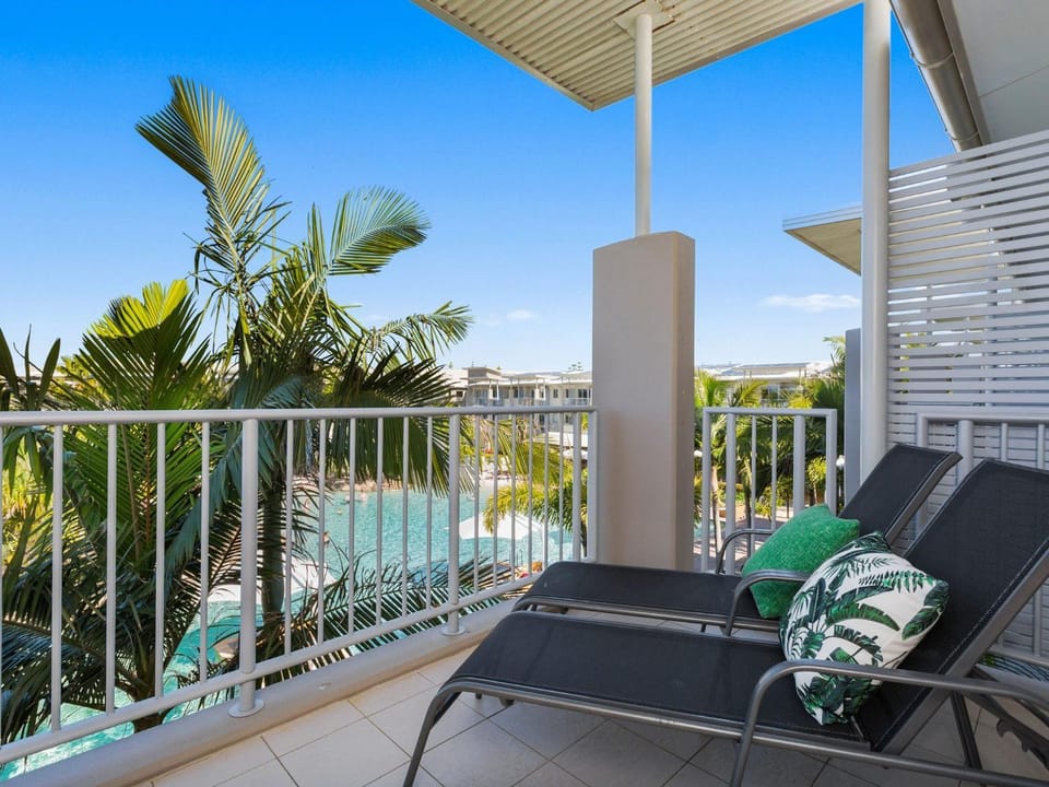 Resort & Spa 6316 withTropical Pool Views - 230m to Beach Apartment in Kingscliff