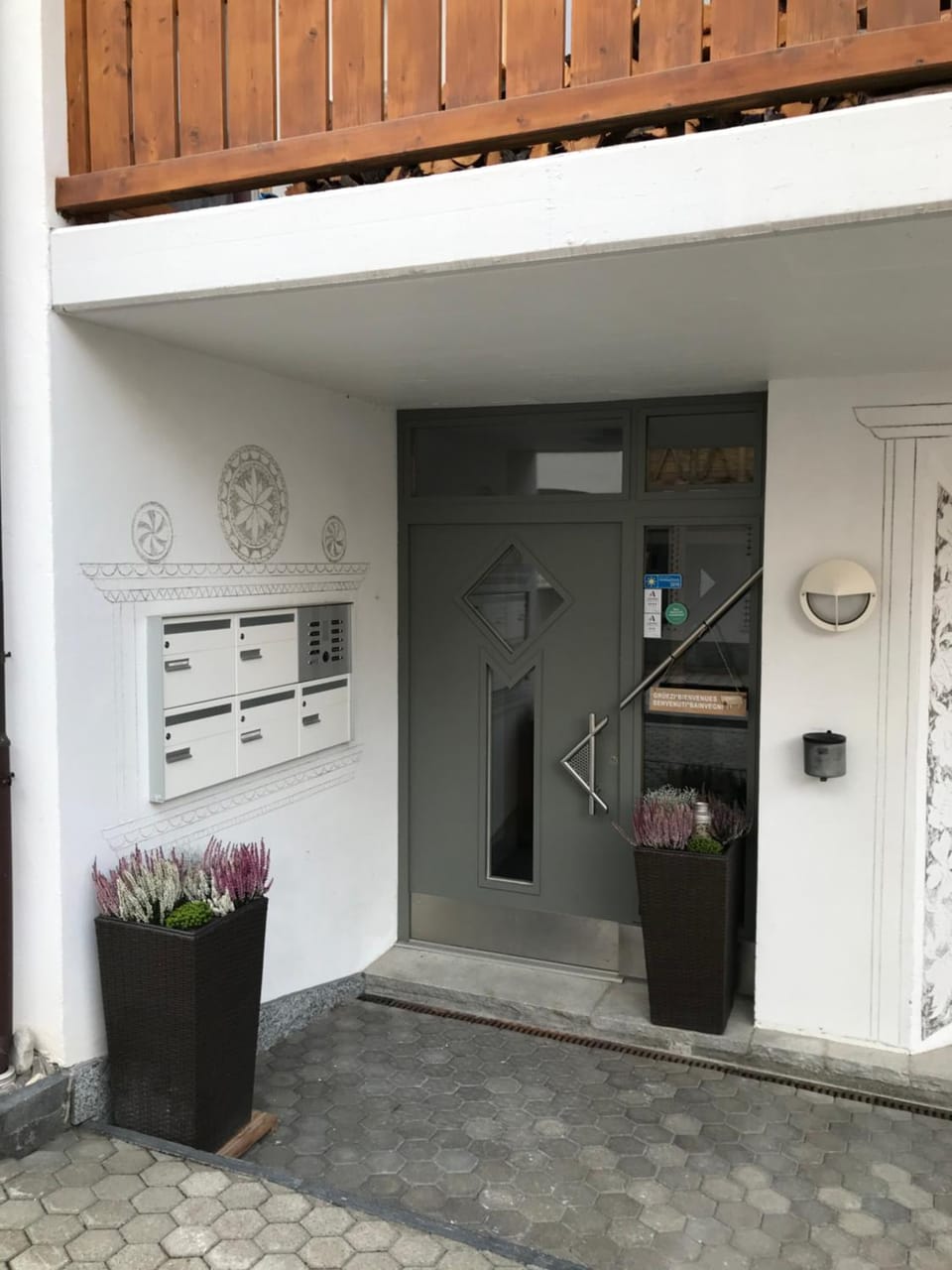 Facade/entrance