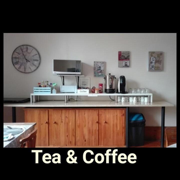 Coffee/tea facilities, Breakfast