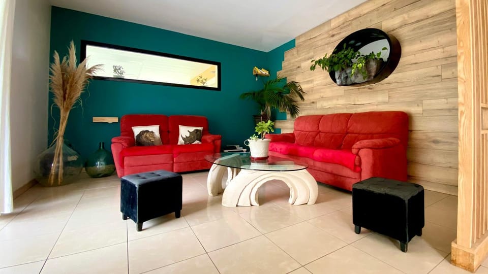 Communal lounge/ TV room