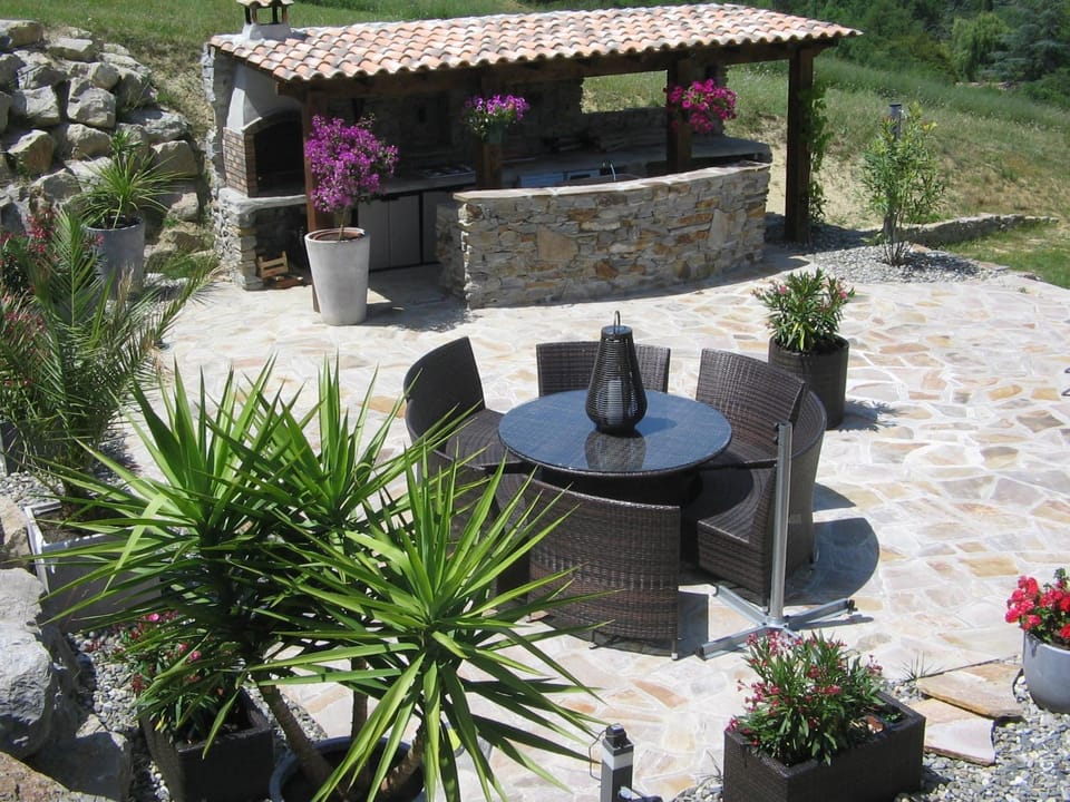 Patio, Day, Summer, Garden, Balcony/Terrace, Communal kitchen, Internal: Not applicable to any particular room