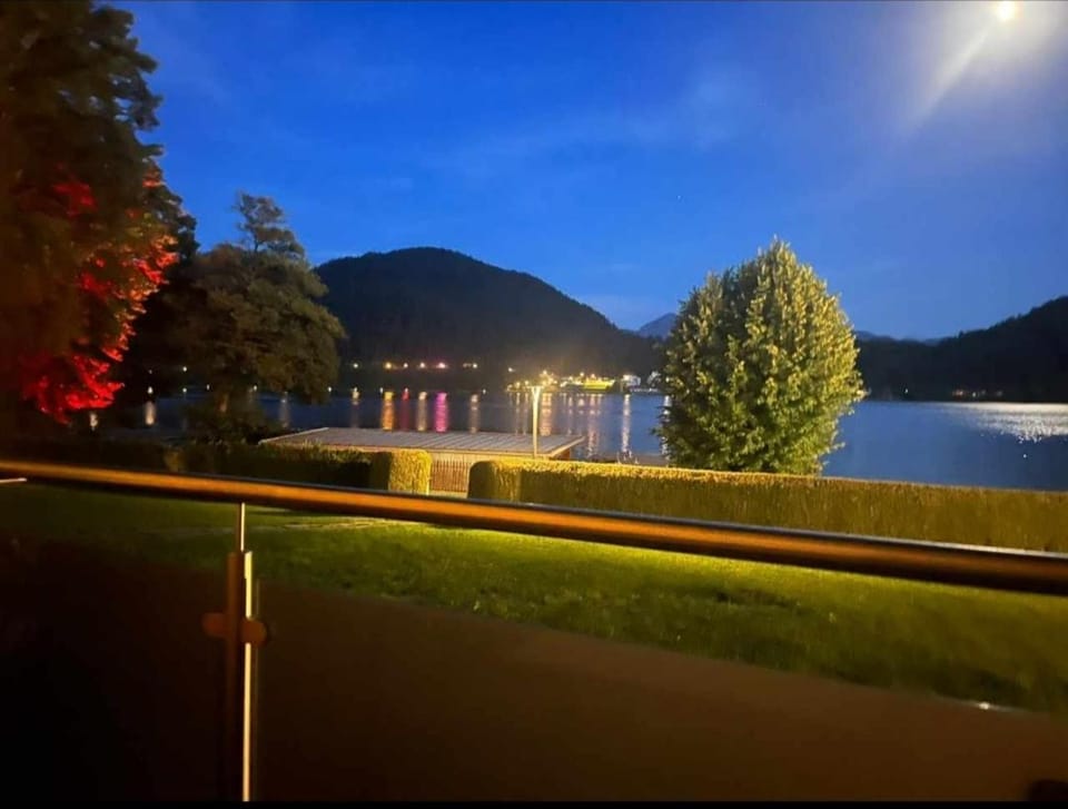 Property building, Balcony/Terrace, Lake view