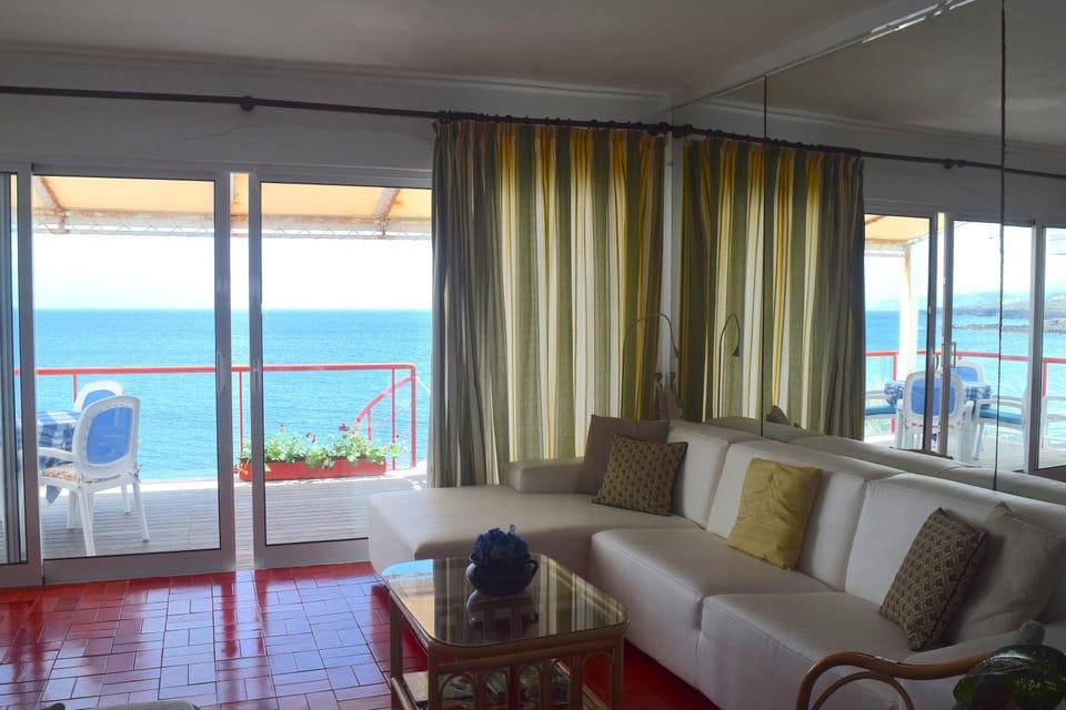 Balcony/Terrace, Living room