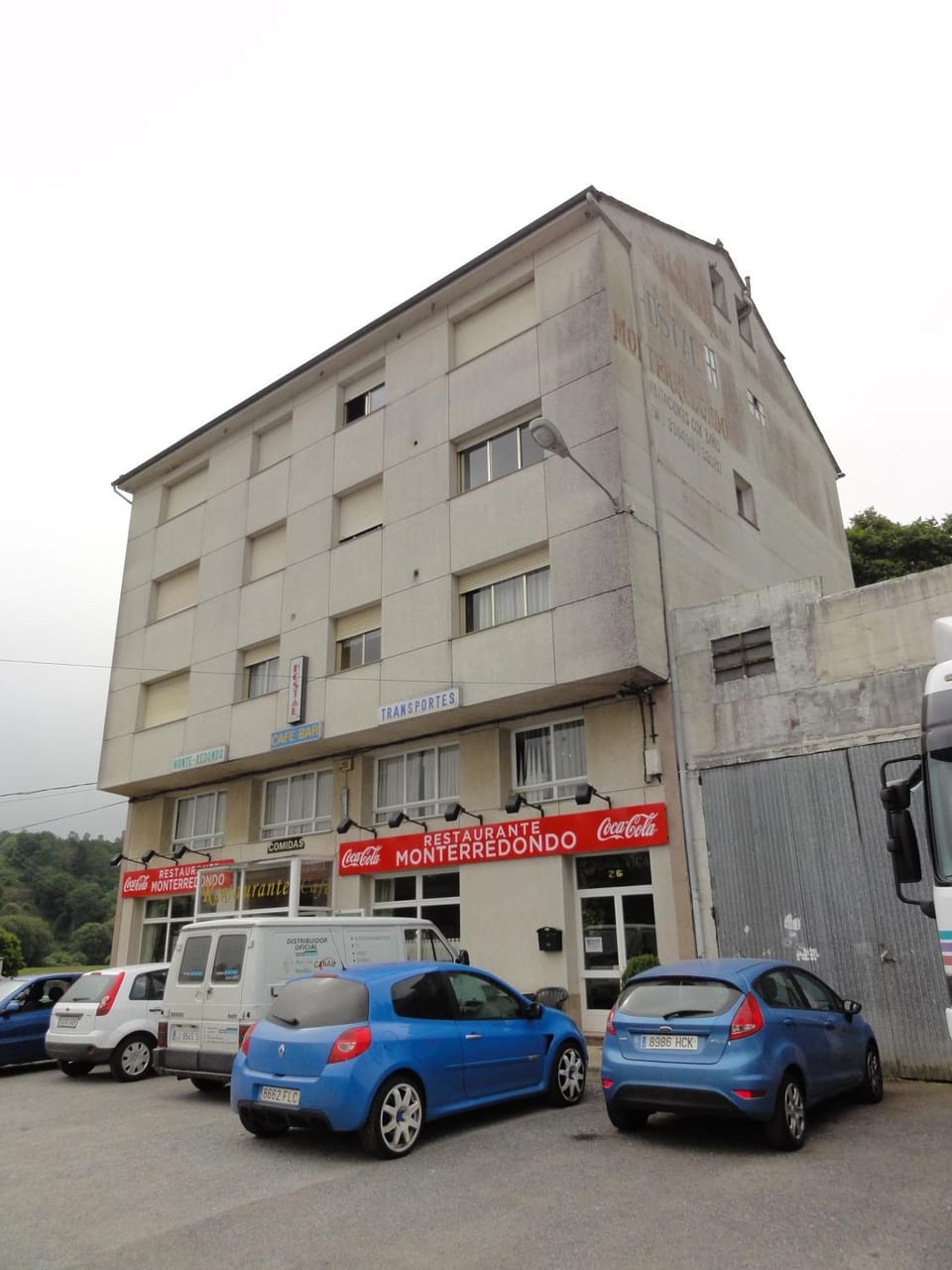 Facade/entrance