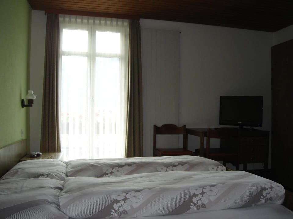 Day, Photo of the whole room