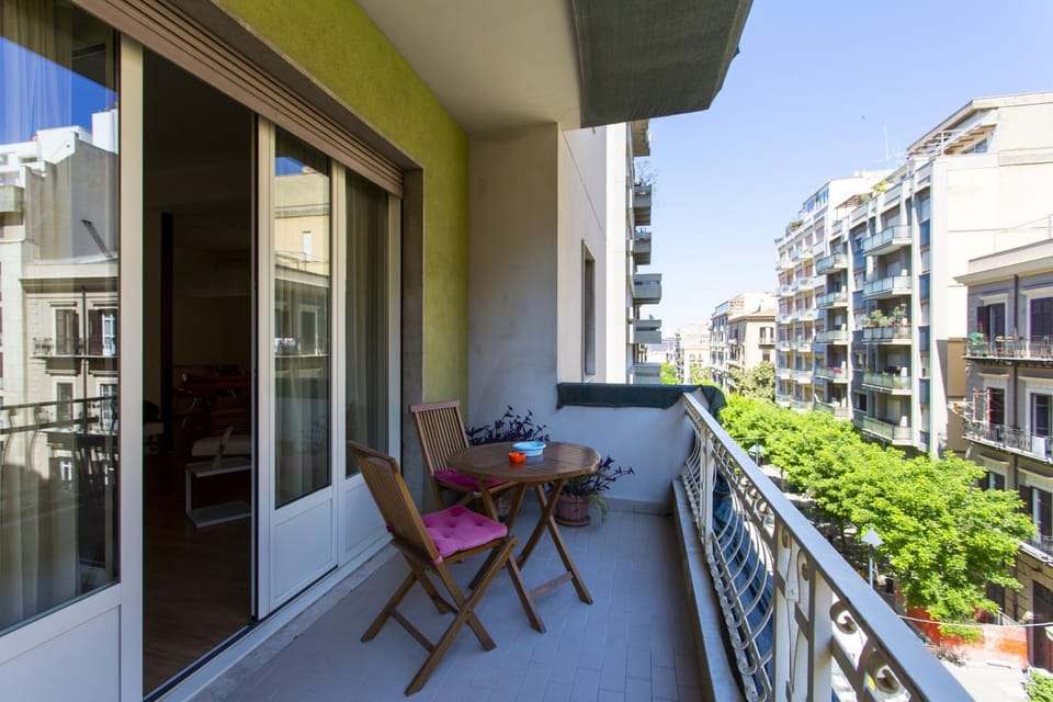 Balcony/Terrace, City view, Internal: Not applicable to any particular room