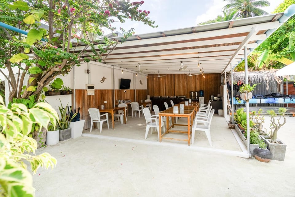 Restaurant/places to eat, Restaurant/places to eat