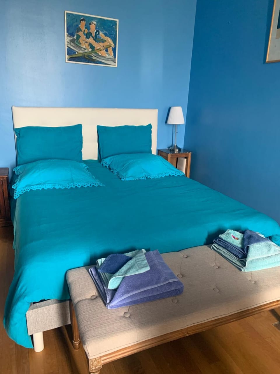 Bed, Bedroom, towels