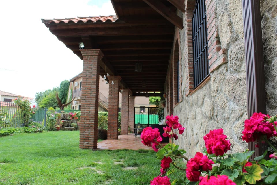 Patio, BBQ facilities, Garden