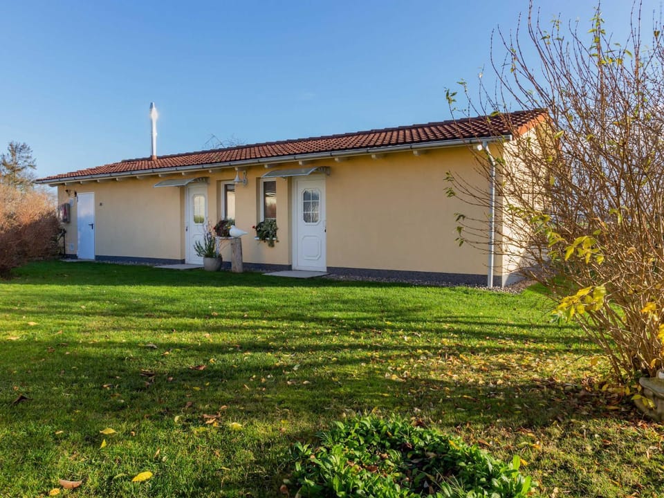 Property building, Facade/entrance, Garden