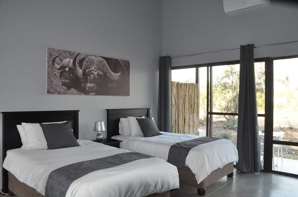 Bed, Bedroom, air conditioner