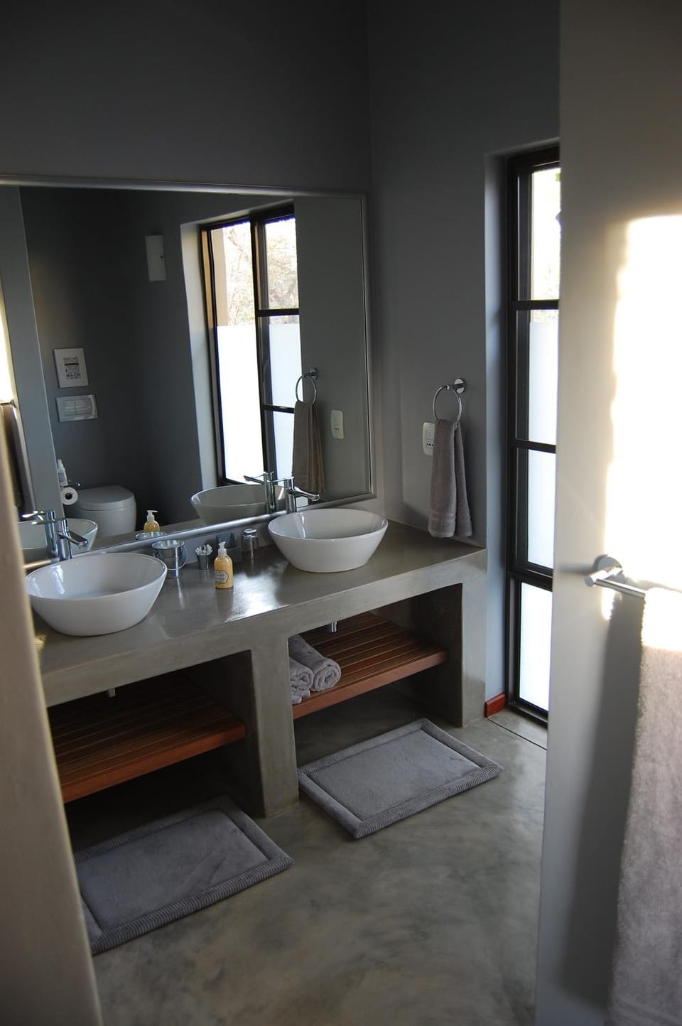 Toilet, Bathroom, towels