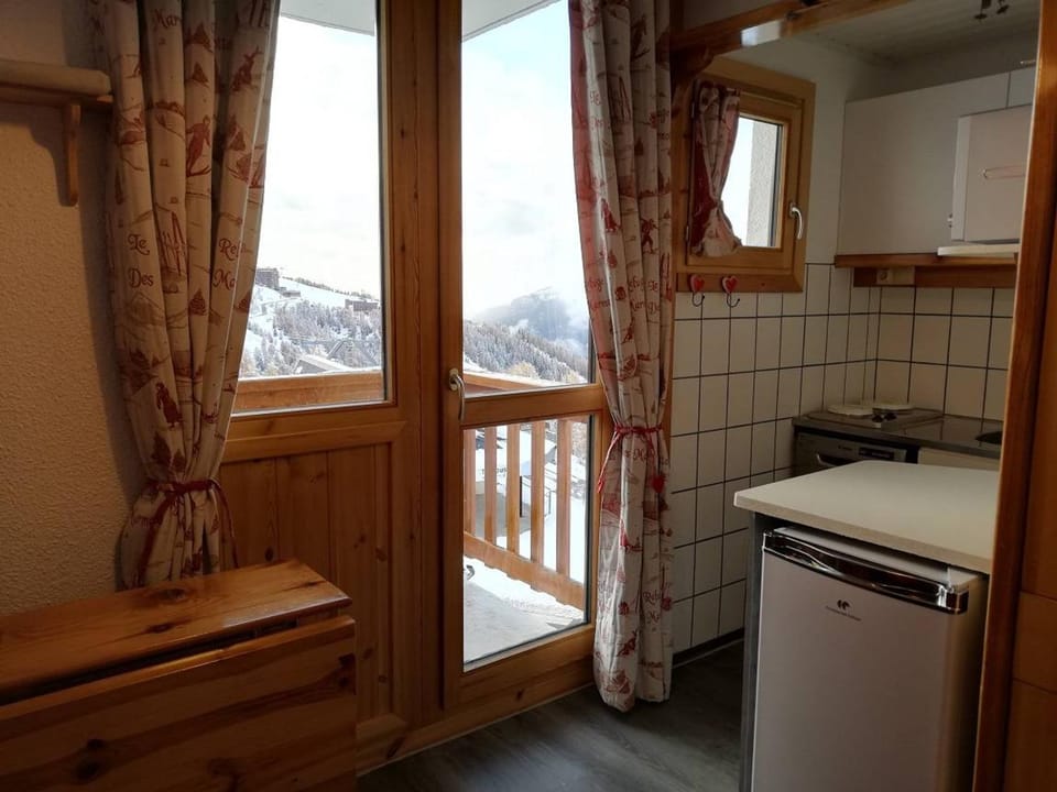 Studio cosy à Plagne Villages proche pistes, balcon, 4 pers - FR-1-351-71 Apartment in Mâcot-la-Plagne