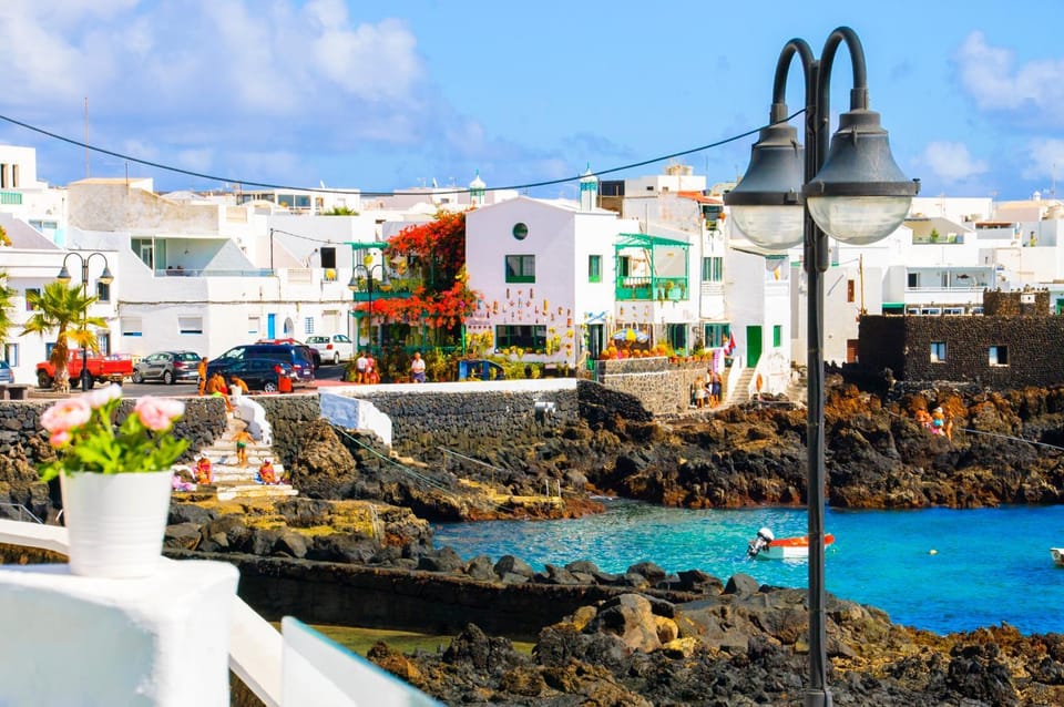 People, Neighbourhood, Sea view, Quiet street view