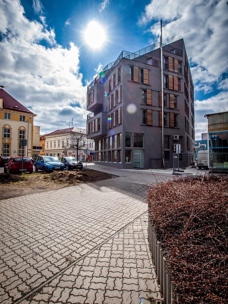 Property building, Neighbourhood