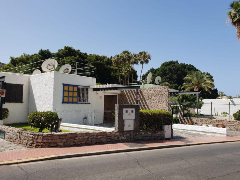 Bungalows Bahamas beside the park and 300m to the beach Apartment in Puerto Rico de Gran Canaria