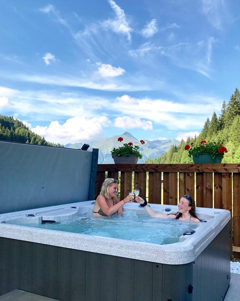 Hot Tub, Balcony/Terrace, On site, Mountain view