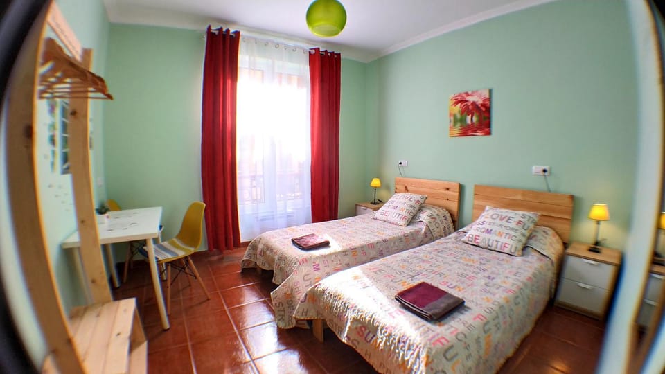 Photo of the whole room, Decorative detail