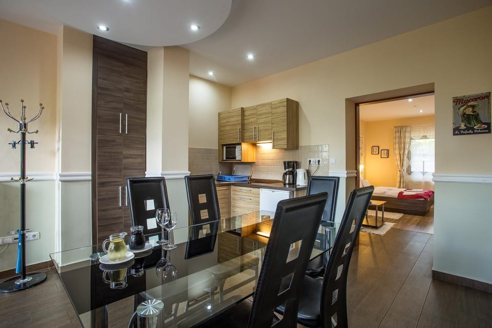 Business facilities, Dining area