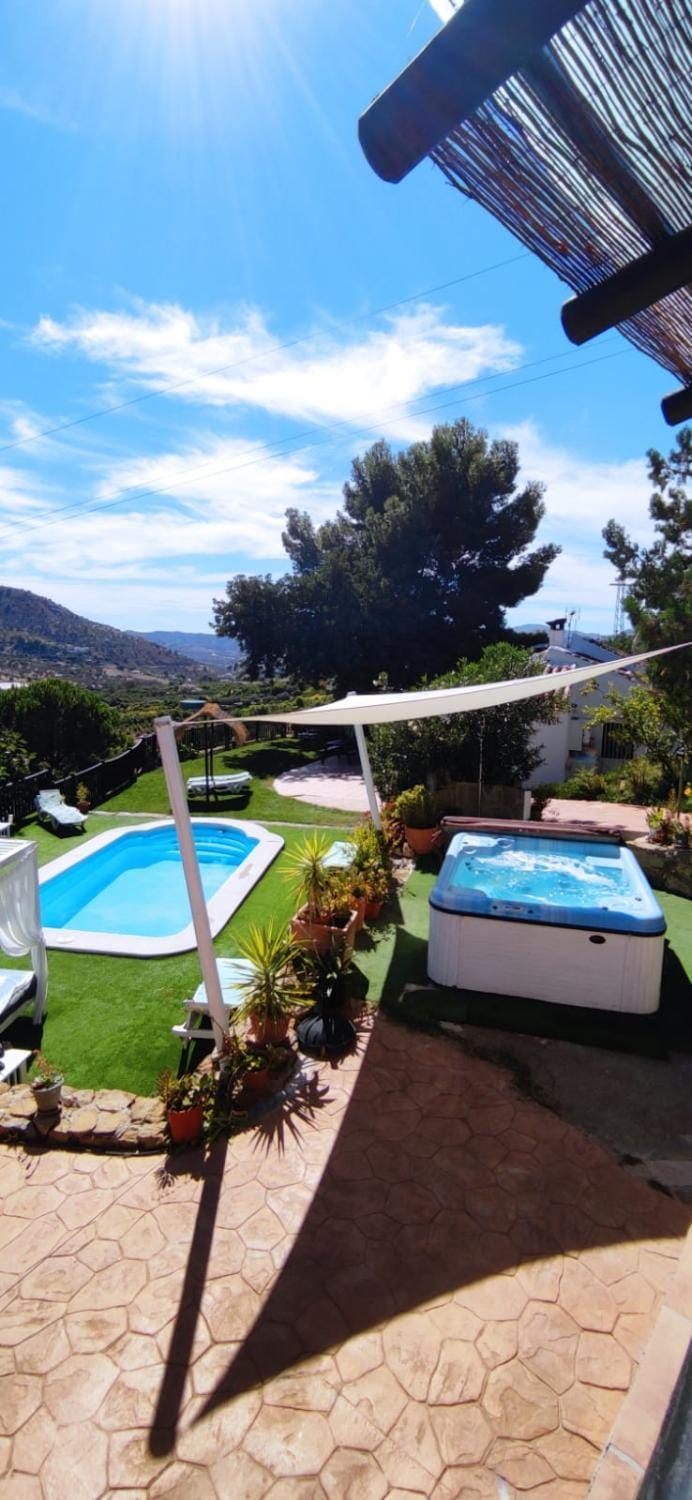 Hot Tub, Swimming pool